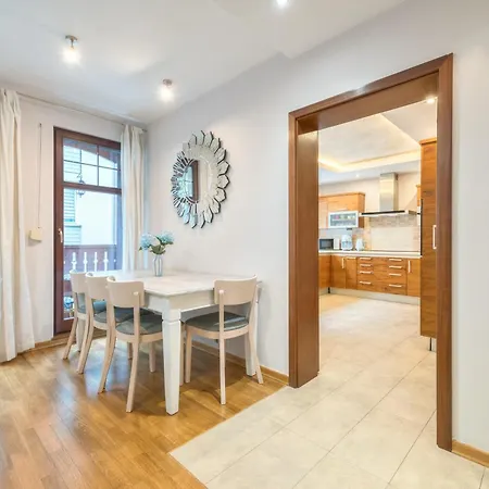 Dr Apartments - Hamptons-2